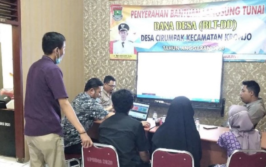 Kunjungan ke Desa Cirumpak dan Presentasi Website SID Desa